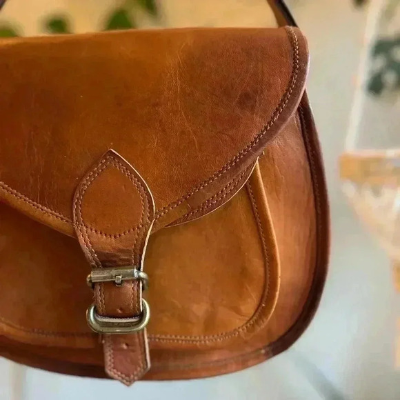 Vintage-Inspired Handmade Leather Saddle Bag Purse Tan Crossbody Satchel - Picture 6 of 16